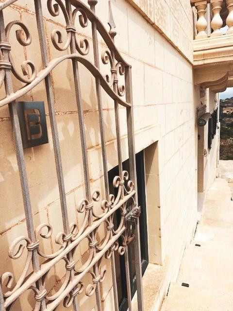 Spacious, Bright, Valley & Sea View Maisonette Xagħra Exteriör bild