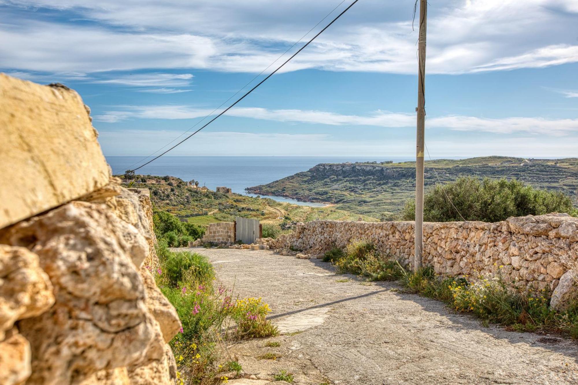 Spacious, Bright, Valley & Sea View Maisonette Xagħra Exteriör bild