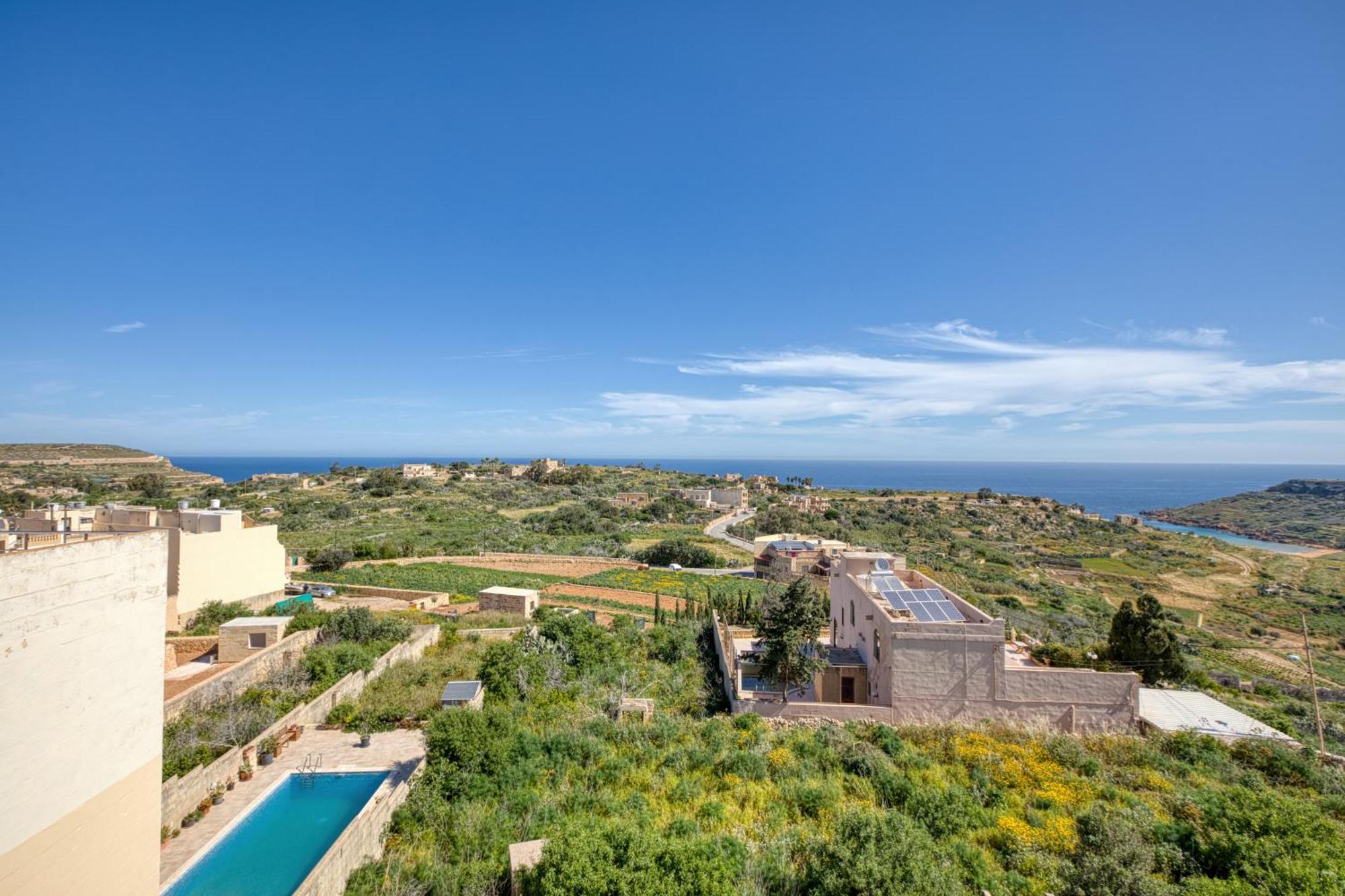 Spacious, Bright, Valley & Sea View Maisonette Xagħra Exteriör bild
