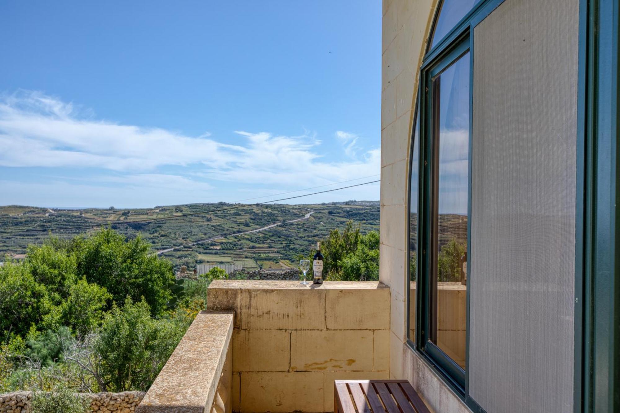 Spacious, Bright, Valley & Sea View Maisonette Xagħra Exteriör bild